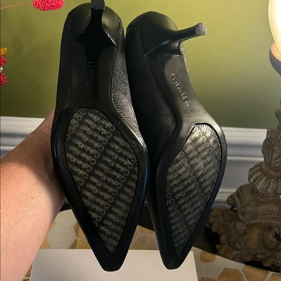 Calvin Klein Textured Black Heels with box - Picture 6 of 10